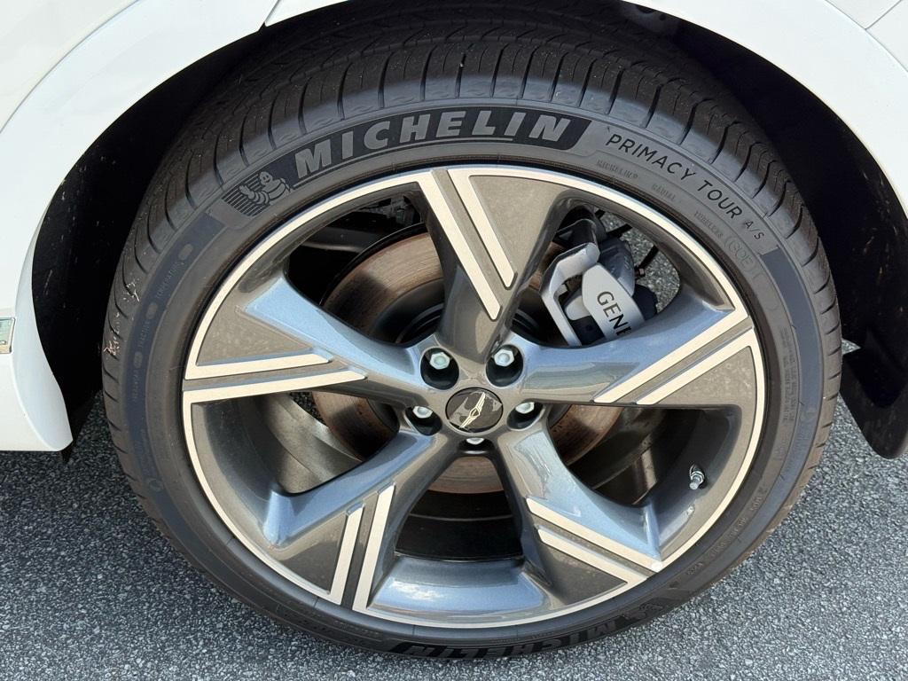 new 2025 Genesis GV80 car, priced at $82,674