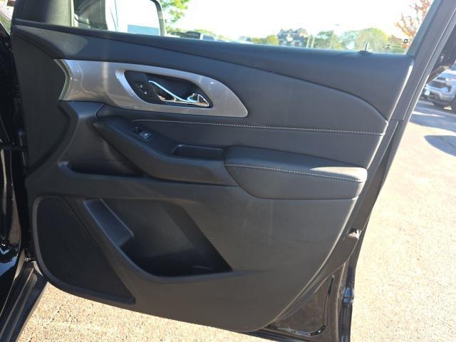 used 2022 Chevrolet Traverse car, priced at $29,999
