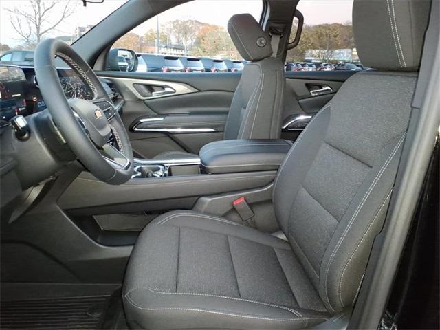 new 2026 Chevrolet Traverse car, priced at $43,620