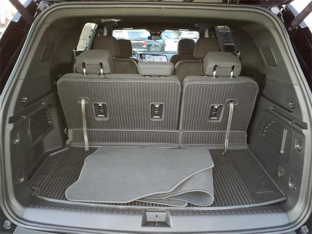 new 2026 Chevrolet Traverse car, priced at $43,620