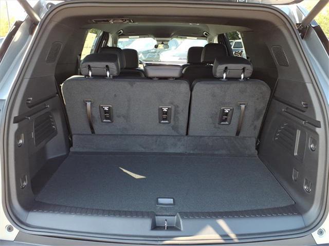 new 2026 Chevrolet Traverse car, priced at $45,195