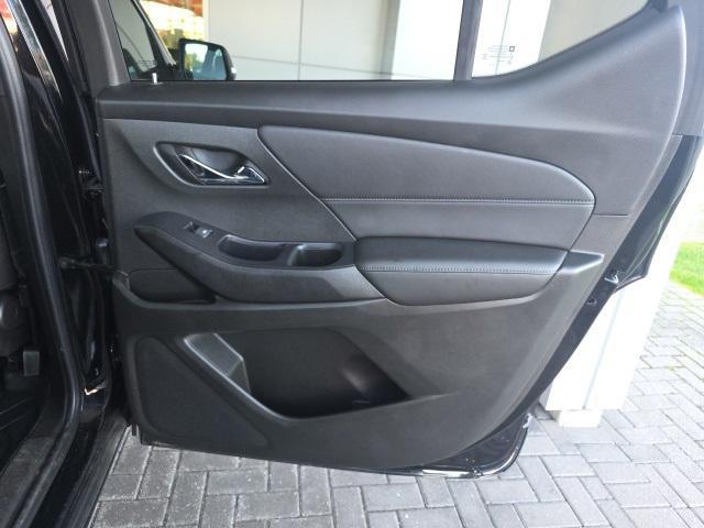 used 2022 Chevrolet Traverse car, priced at $27,999