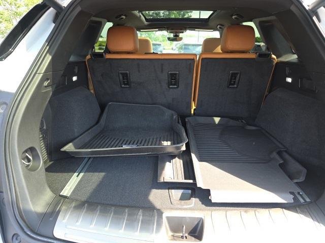 used 2022 Cadillac XT5 car, priced at $31,999