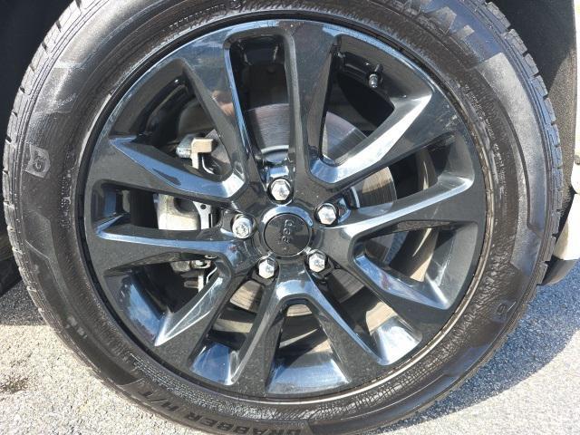 used 2022 Jeep Grand Cherokee car, priced at $25,499