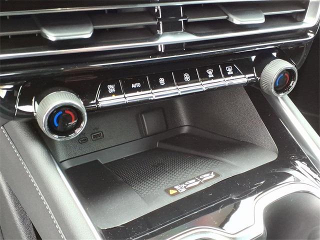 new 2026 Chevrolet Traverse car, priced at $43,620