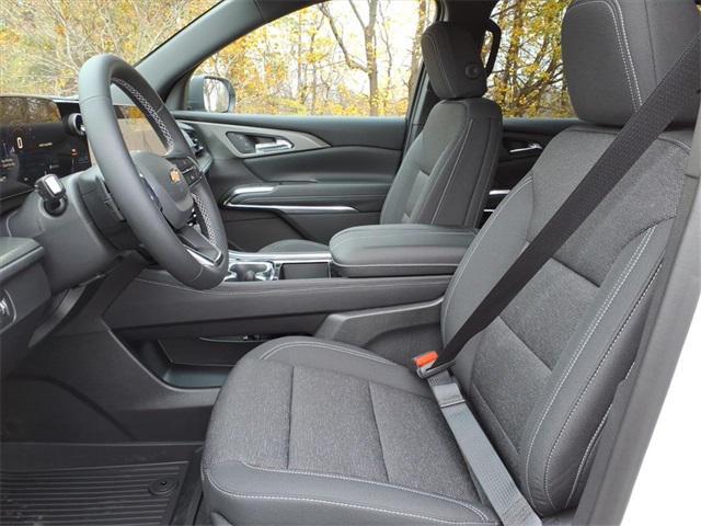 new 2026 Chevrolet Traverse car, priced at $43,620