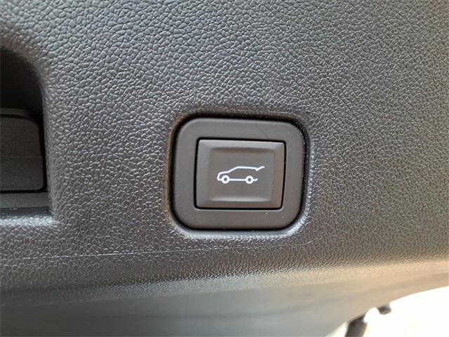 new 2026 Chevrolet Traverse car, priced at $43,620