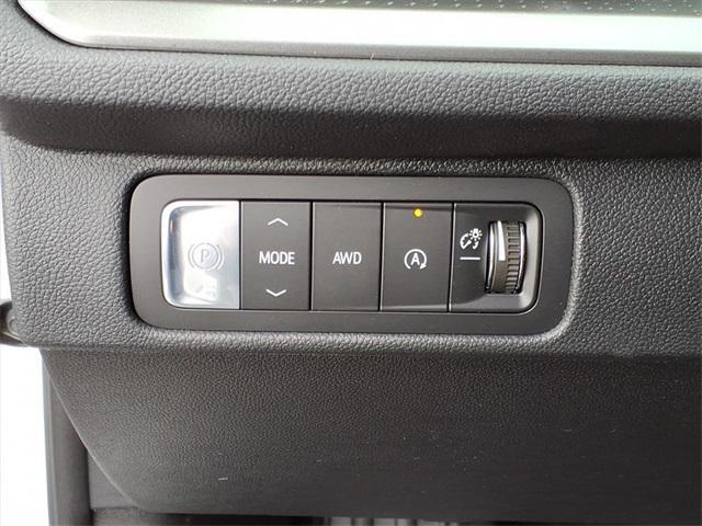 new 2026 Chevrolet Traverse car, priced at $43,620