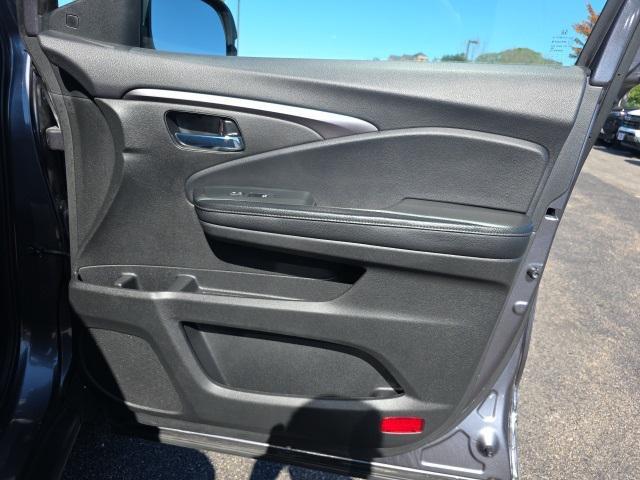 used 2022 Honda Pilot car, priced at $32,999