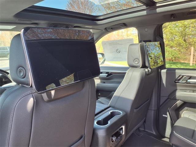 new 2025 Chevrolet Suburban car, priced at $93,070