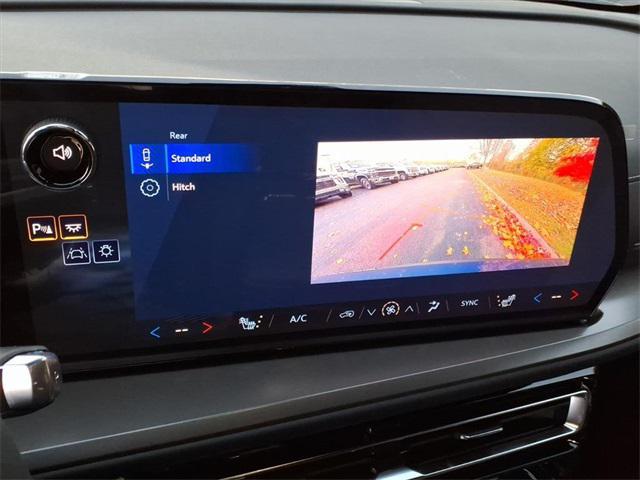 new 2026 Chevrolet Traverse car, priced at $43,620