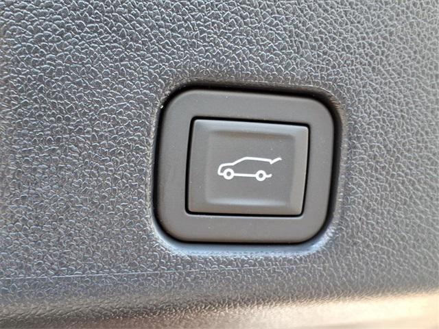 new 2025 Chevrolet Traverse car, priced at $43,190