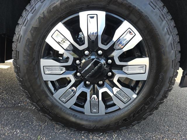 used 2025 GMC Sierra 2500 car, priced at $80,999
