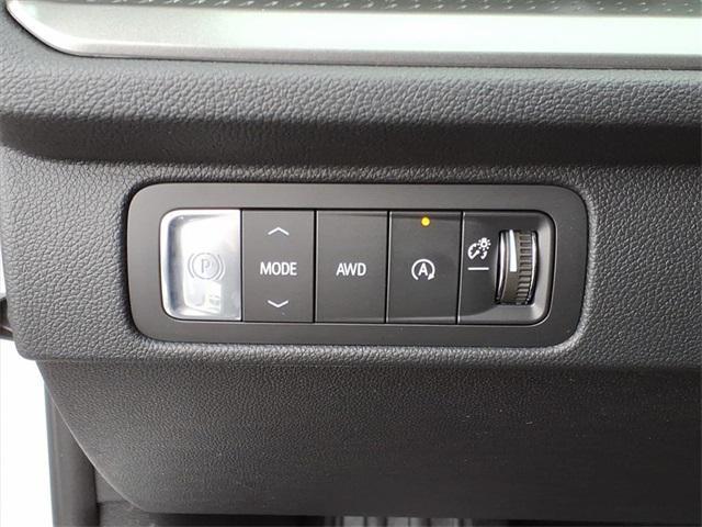 new 2026 Chevrolet Traverse car, priced at $43,620