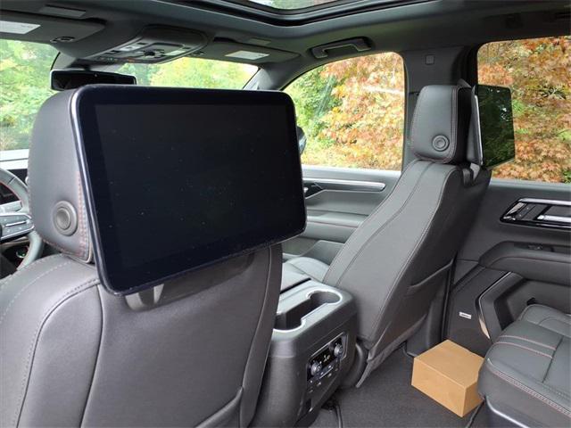 new 2025 Chevrolet Suburban car, priced at $80,005