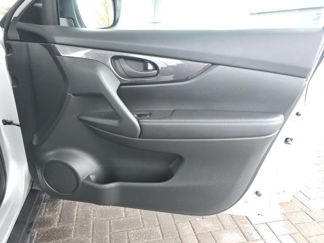 used 2019 Nissan Rogue car, priced at $17,999