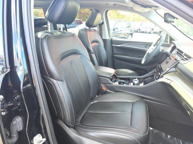 used 2023 Jeep Grand Cherokee car, priced at $30,499