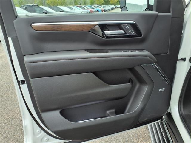 new 2025 Chevrolet Suburban car, priced at $88,620