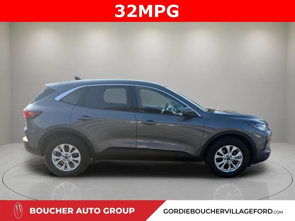 used 2023 Ford Escape car, priced at $25,402