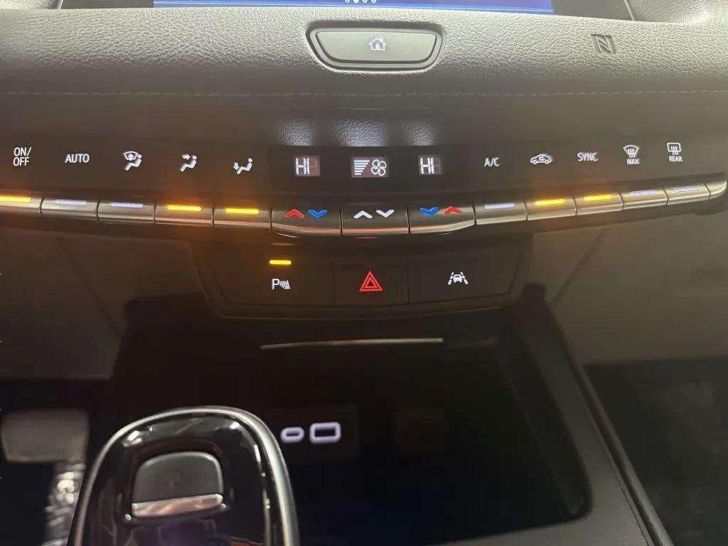 used 2021 Cadillac XT4 car, priced at $23,200