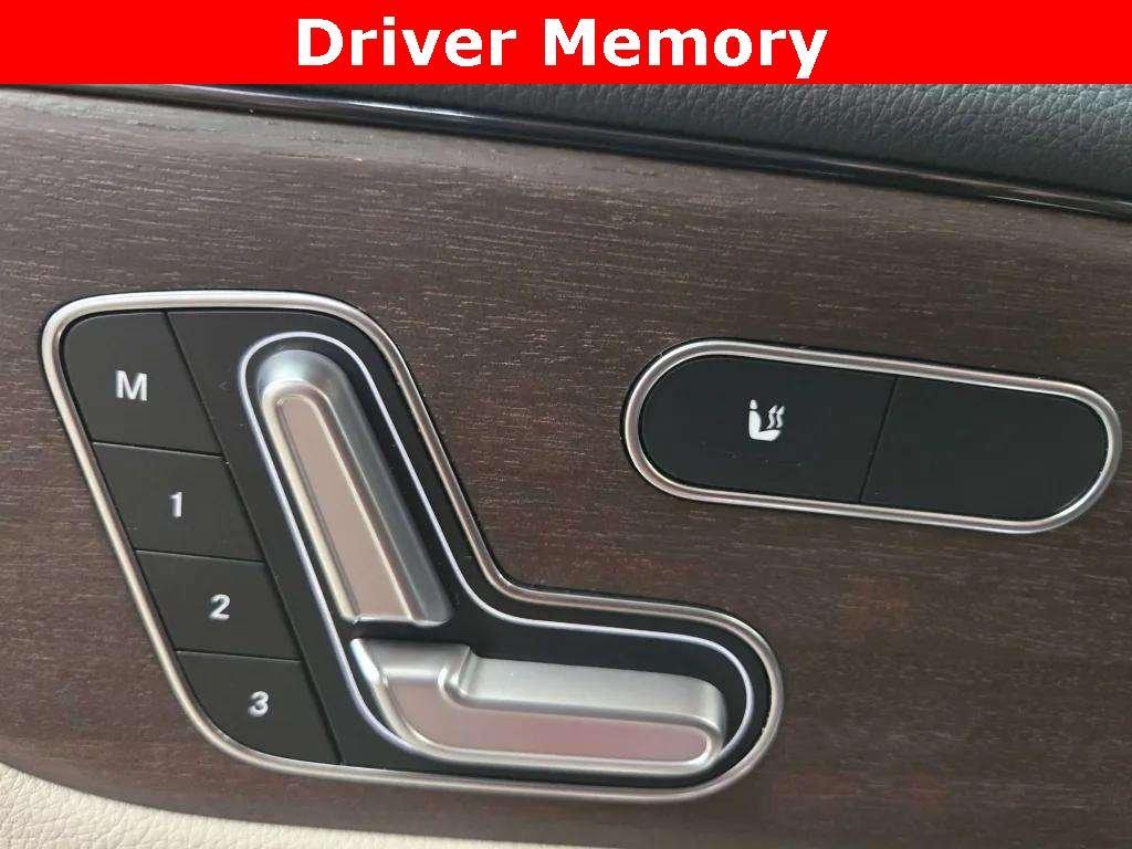 used 2021 Mercedes-Benz GLA 250 car, priced at $23,900