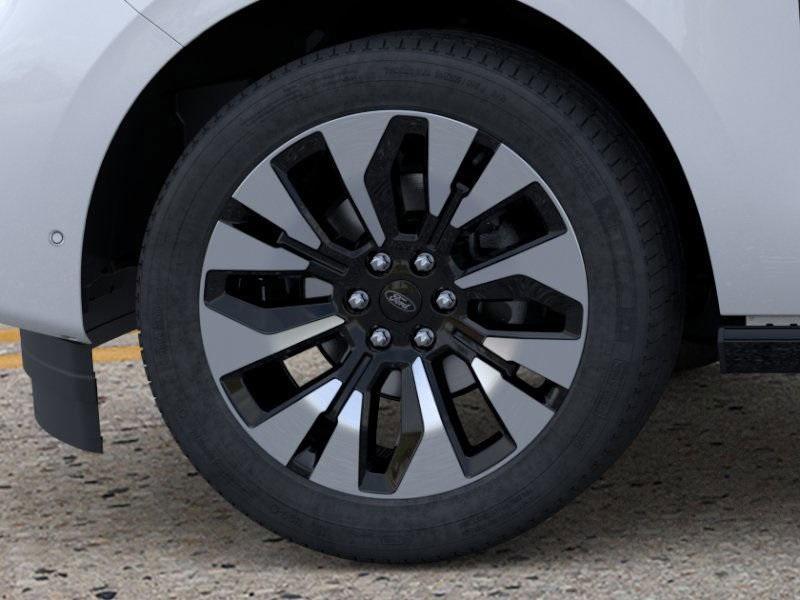 new 2025 Ford Expedition car, priced at $78,512