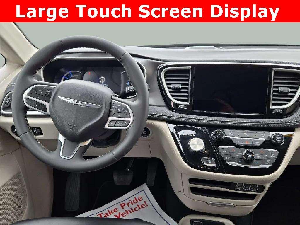 used 2024 Chrysler Pacifica Hybrid car, priced at $29,400