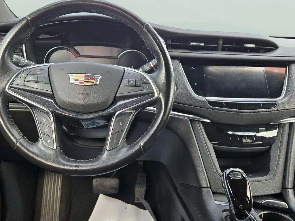 used 2020 Cadillac XT5 car, priced at $21,905