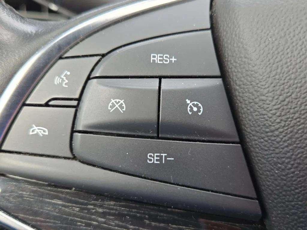 used 2020 Cadillac XT5 car, priced at $21,905