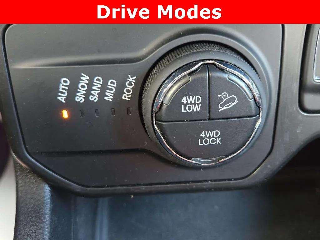used 2020 Jeep Renegade car, priced at $19,423