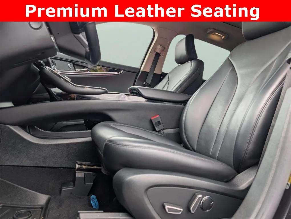 used 2022 Lincoln Nautilus car, priced at $40,900