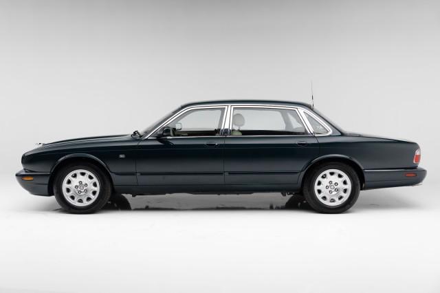 used 2000 Jaguar XJ8 car, priced at $18,995