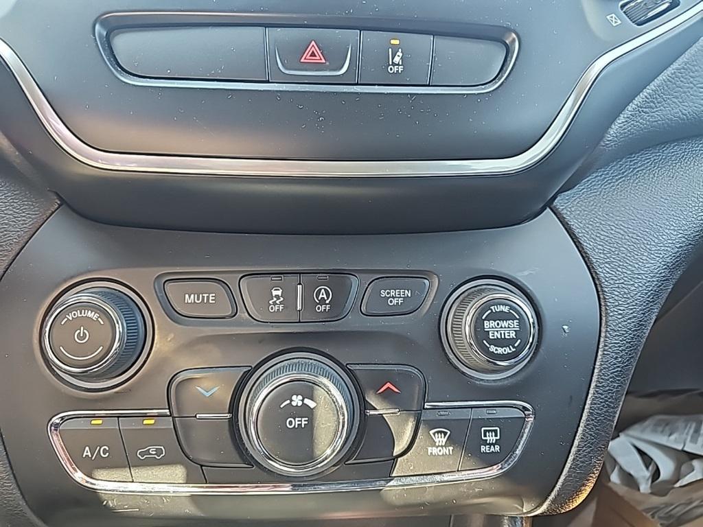 used 2021 Jeep Cherokee car, priced at $18,584