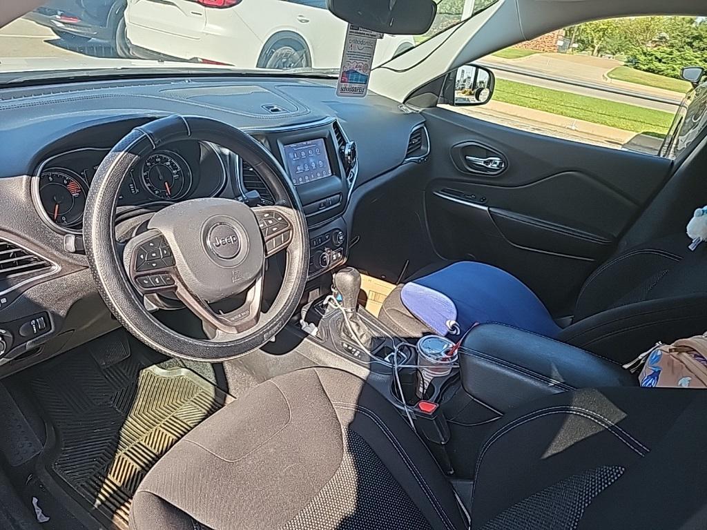 used 2021 Jeep Cherokee car, priced at $18,584