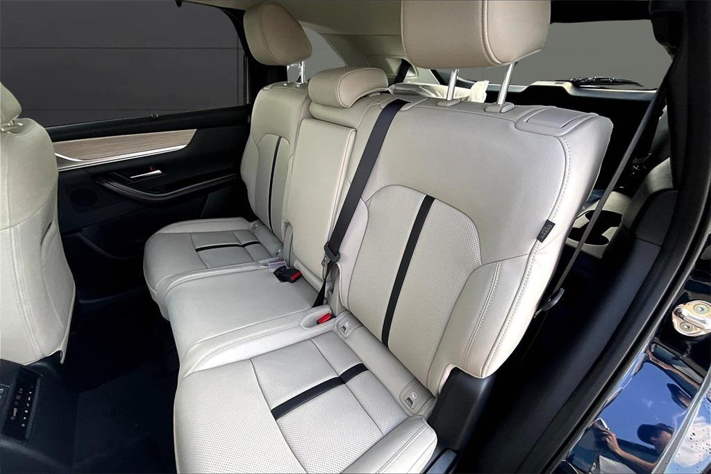 new 2025 Mazda CX-90 car, priced at $40,366