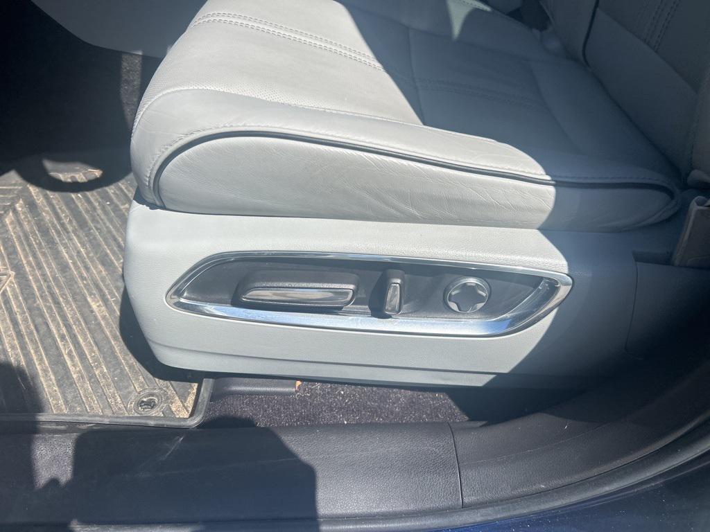 used 2020 Acura MDX car, priced at $28,012