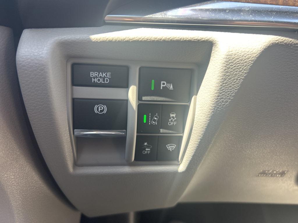 used 2020 Acura MDX car, priced at $28,012
