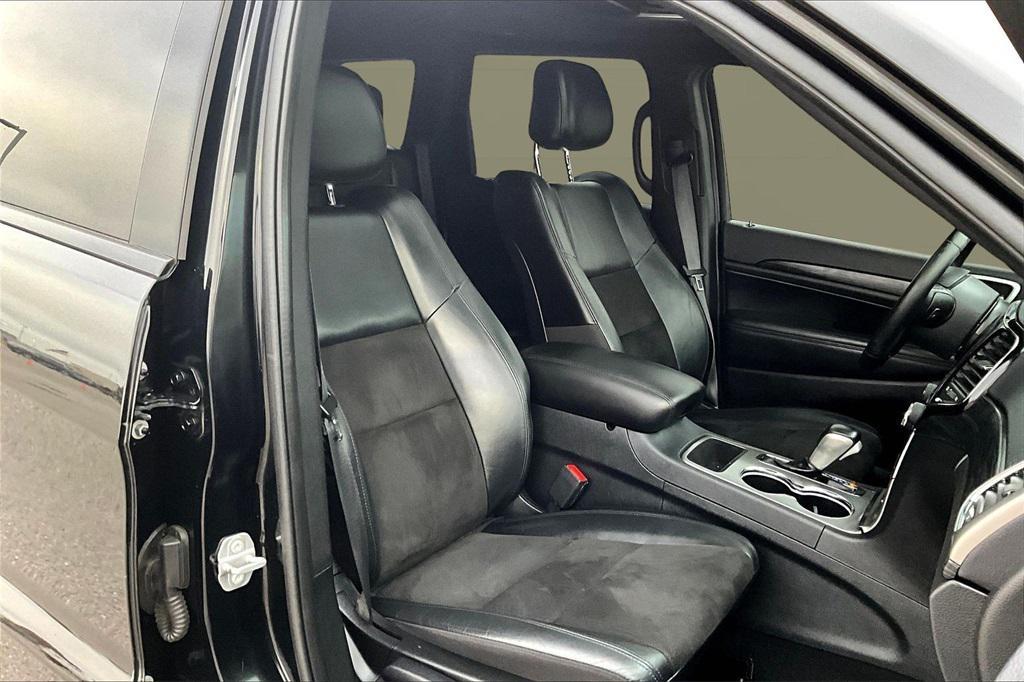 used 2020 Jeep Grand Cherokee car, priced at $22,121