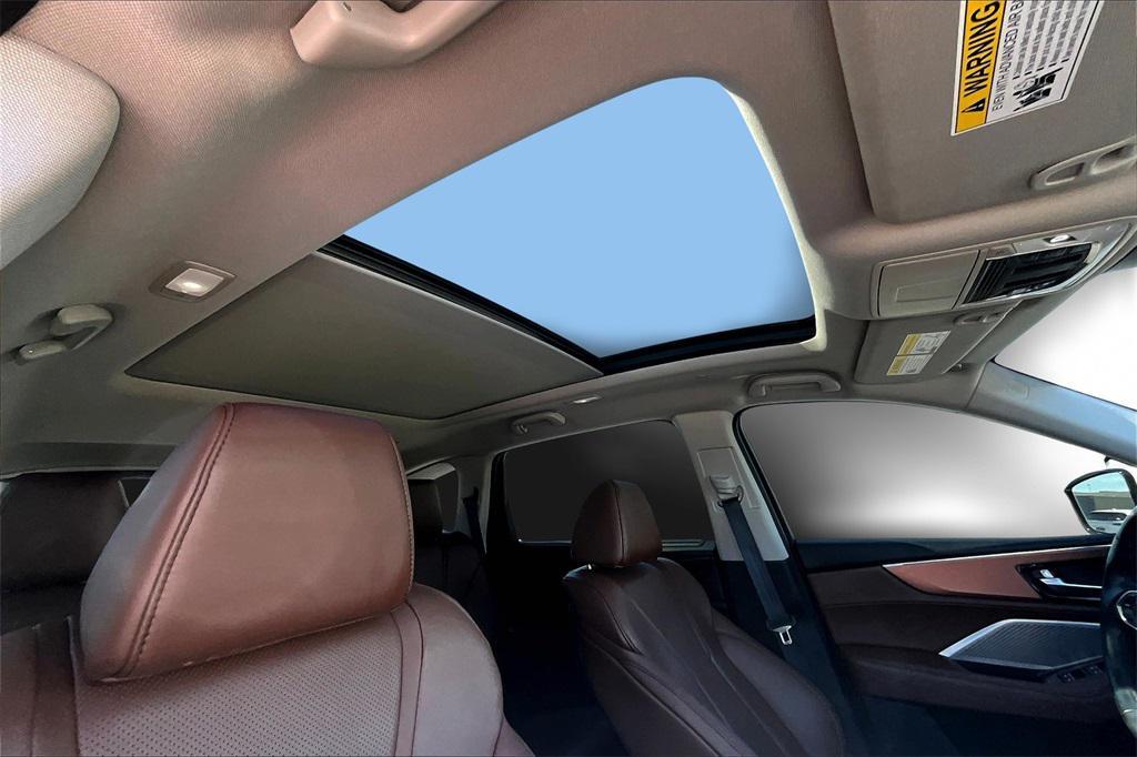 used 2022 Acura MDX car, priced at $34,687