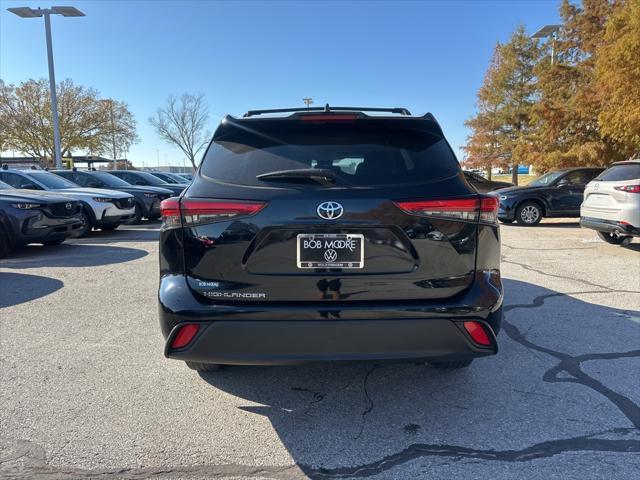 used 2023 Toyota Highlander car, priced at $31,000