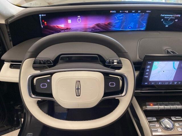 new 2025 Lincoln Nautilus car