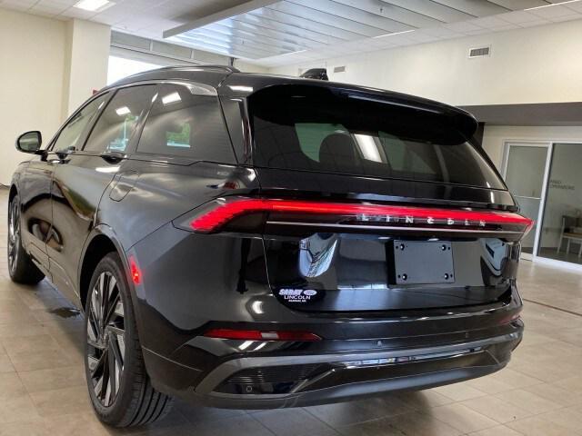 new 2025 Lincoln Nautilus car
