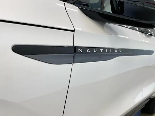 new 2025 Lincoln Nautilus car, priced at $69,025