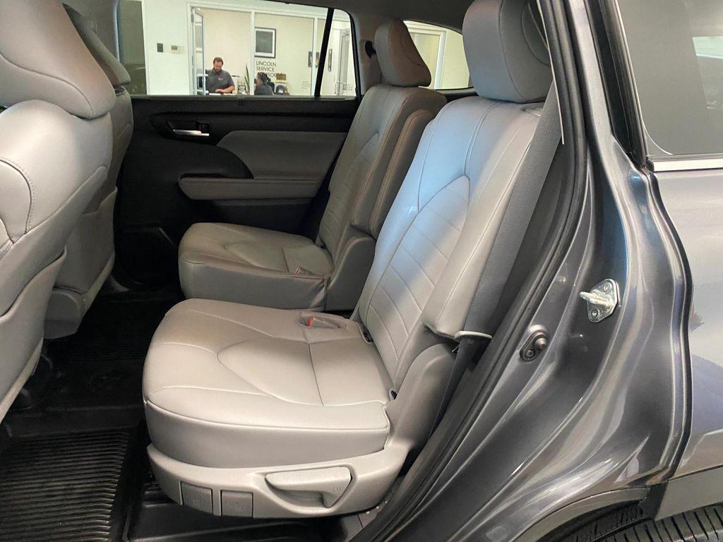 used 2023 Toyota Highlander car, priced at $39,990