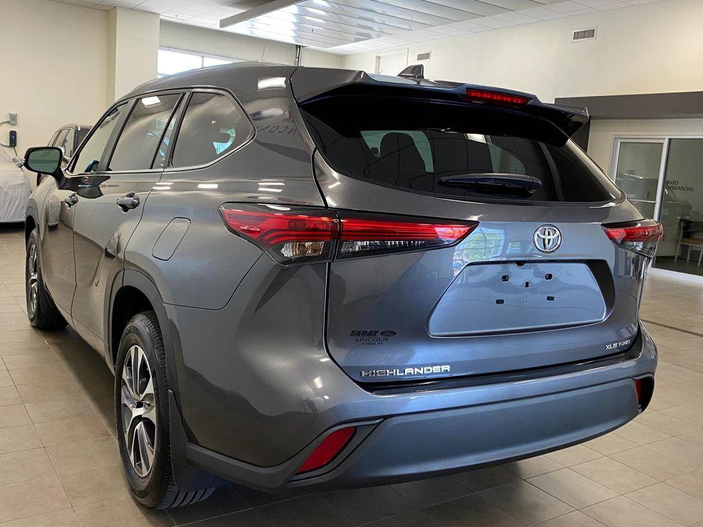 used 2023 Toyota Highlander car, priced at $39,990
