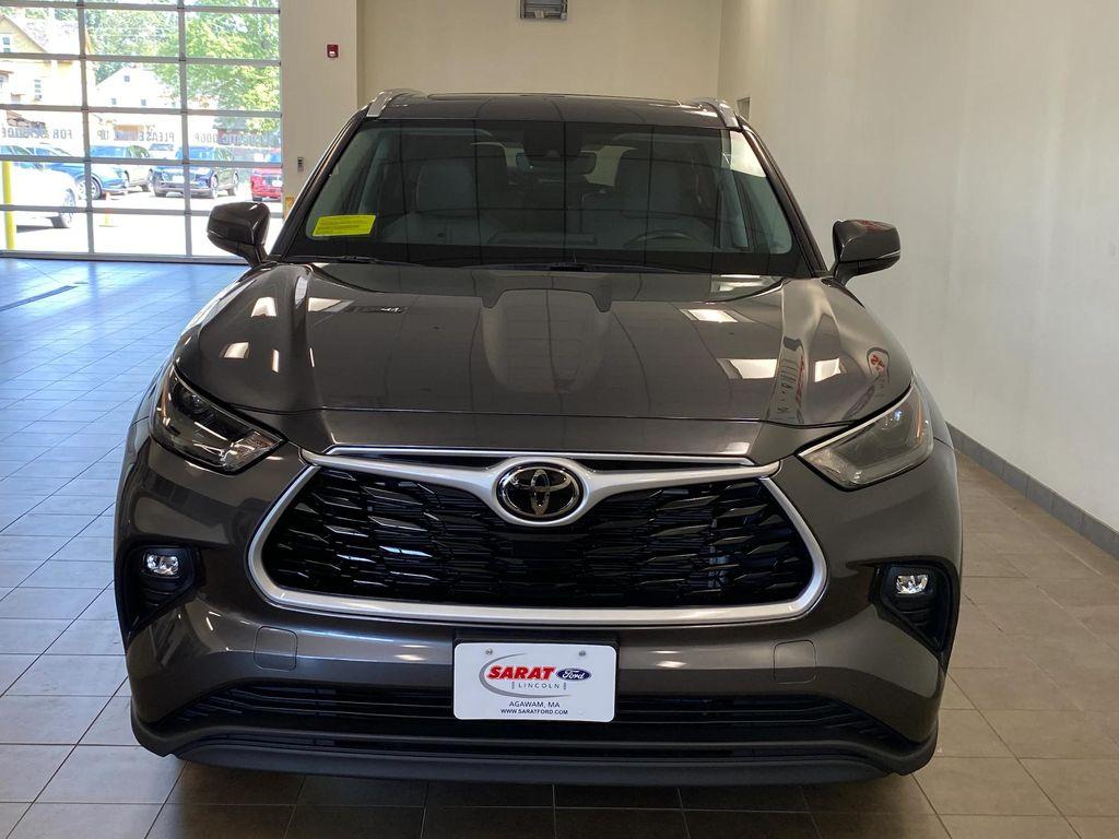 used 2023 Toyota Highlander car, priced at $39,990