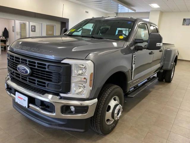 new 2025 Ford F-350 car, priced at $71,700