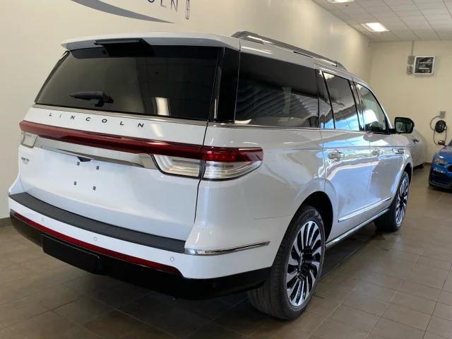 new 2024 Lincoln Navigator car, priced at $114,040