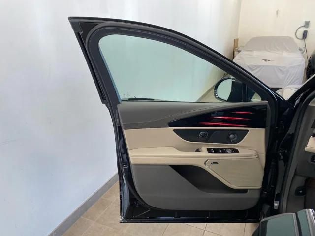 new 2025 Lincoln Nautilus car, priced at $65,100