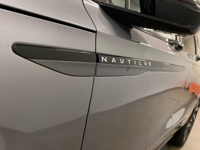 new 2025 Lincoln Nautilus car